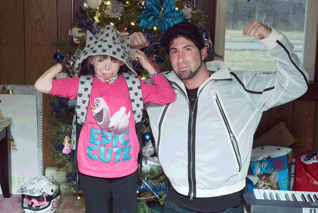 katy perry sends burn victim safyre terry handwritten the tree that saved christmas dvd